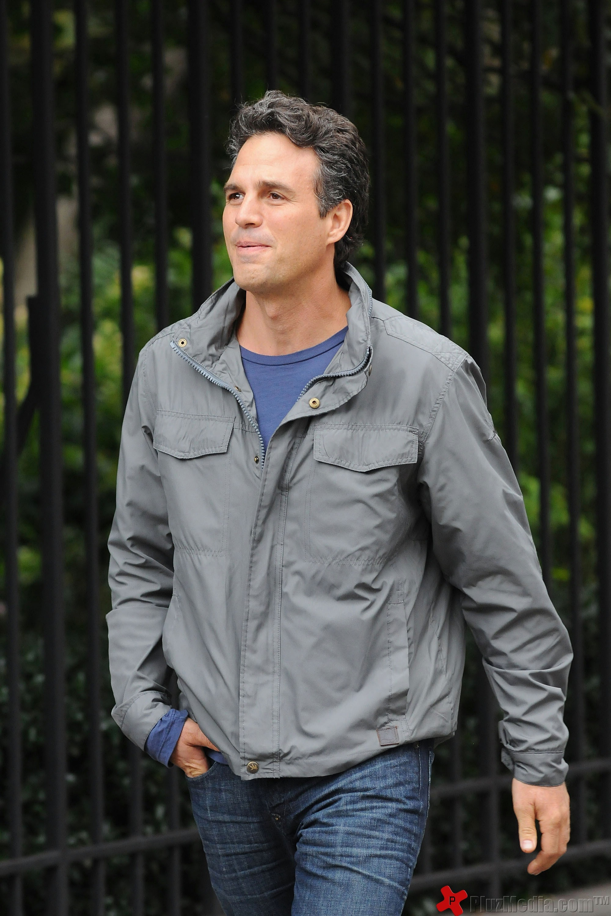 Mark Ruffalo - Cast members on the set of 'Thanks for Sharing', filming on location | Picture 94766